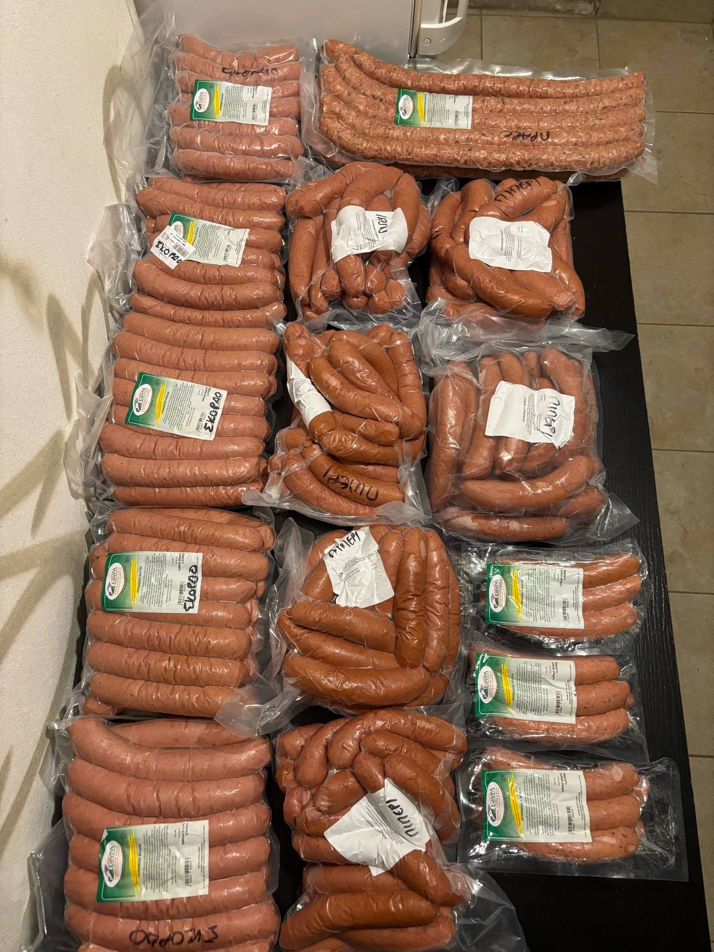 🧂 Sausages – Classic Greek Flavor. Price: £10.00/kg